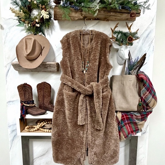 Chalet duster sleeveless TEDDY jacket w farmhouse equestrian country cabin vibe - Picture 3 of 10